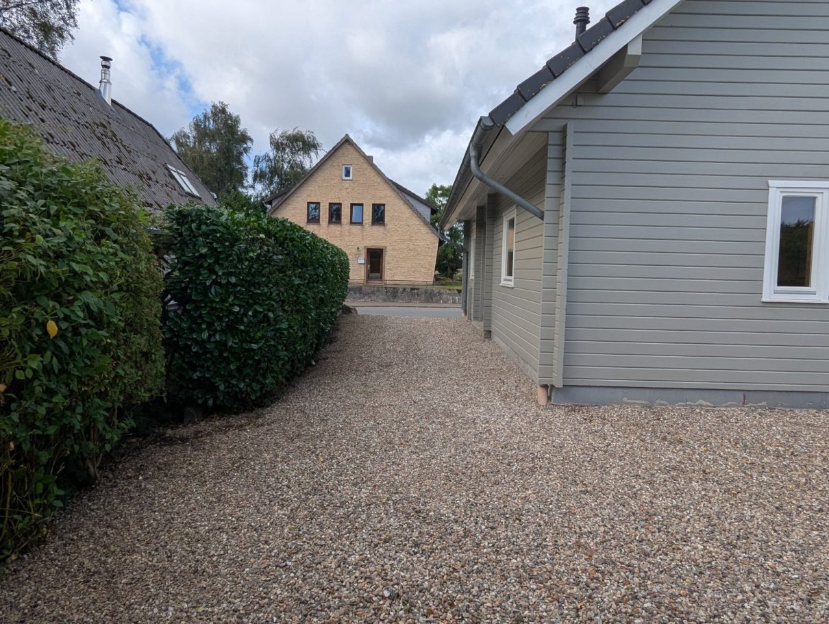 Auffahrt zum Carport